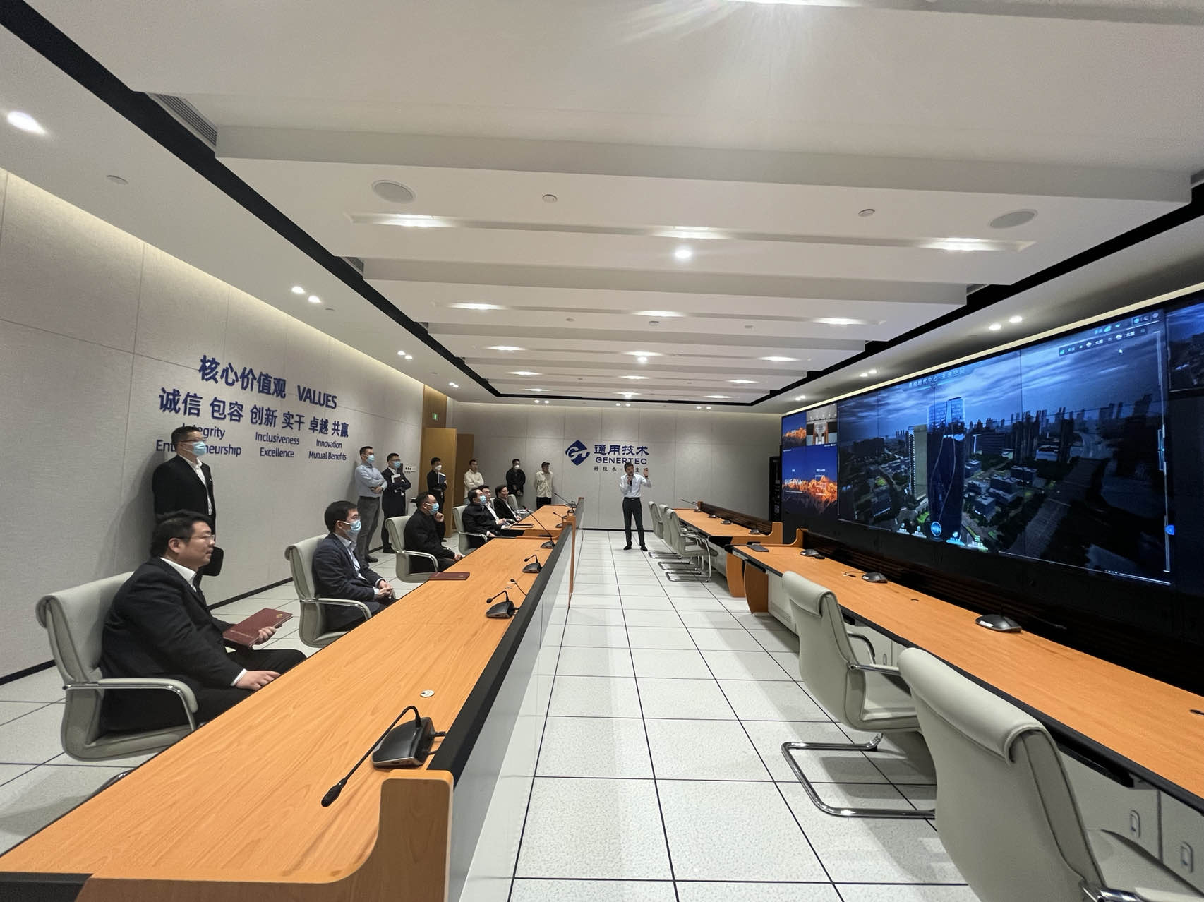 集团党群工作部部长钱新荣一行莅临调研